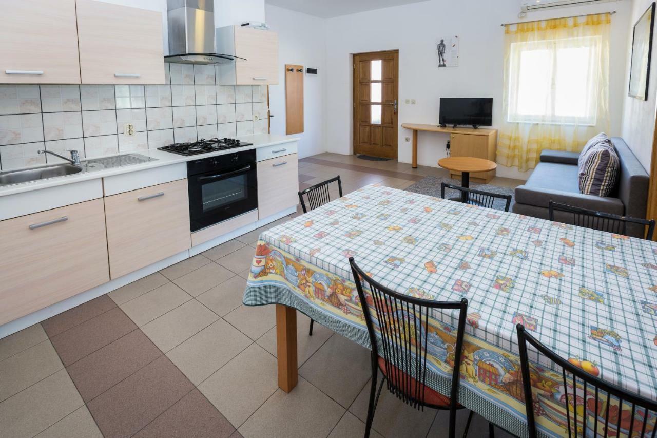 Apartments Goga 말리로시니 외부 사진