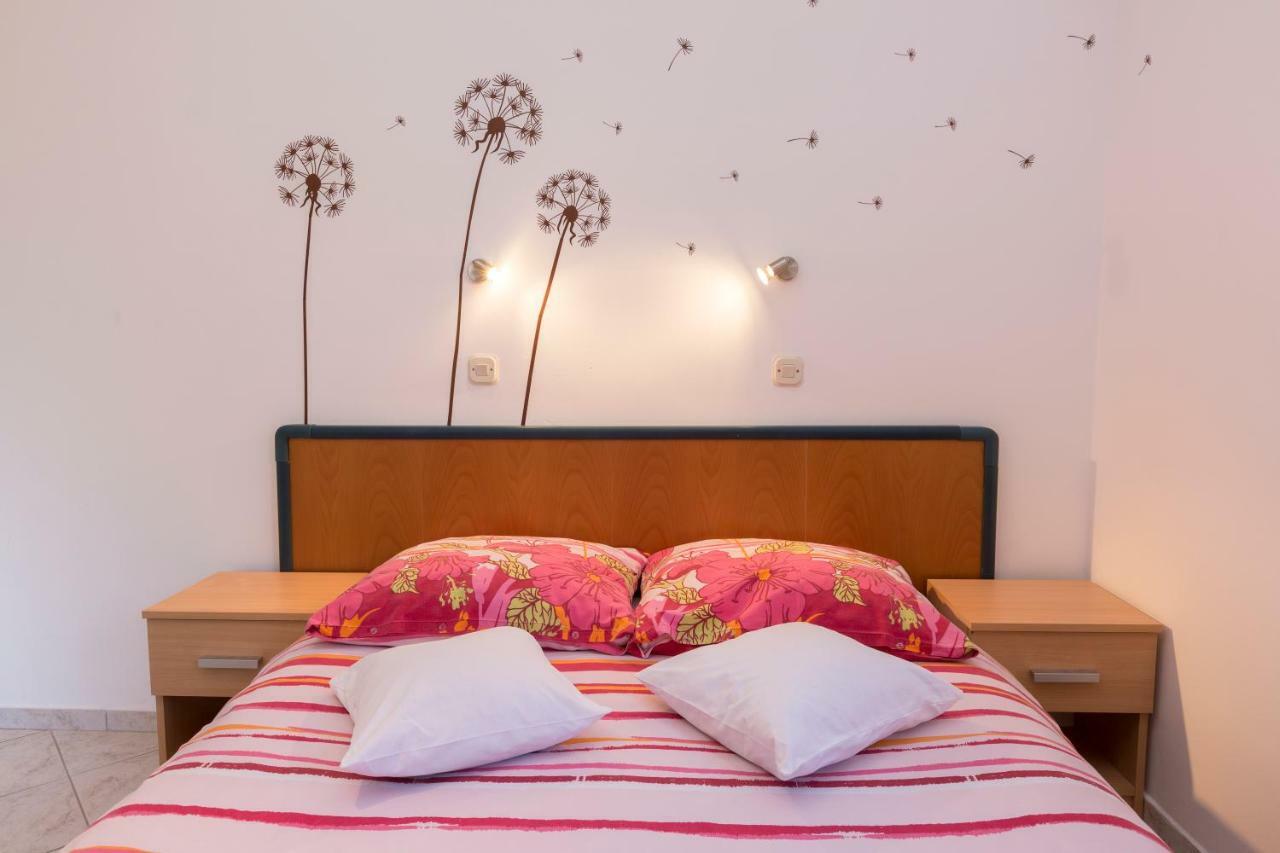 Apartments Goga 말리로시니 외부 사진