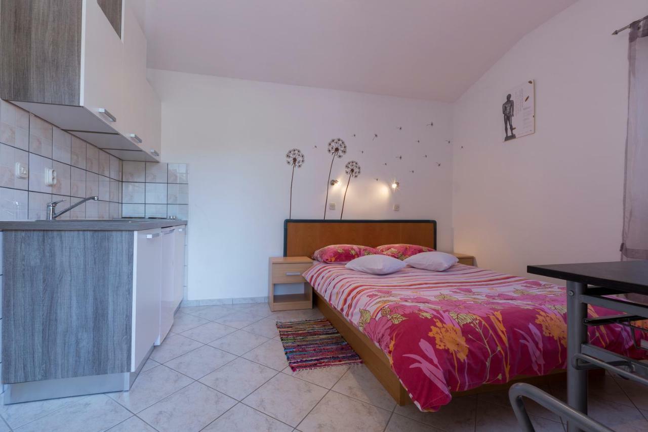 Apartments Goga 말리로시니 외부 사진